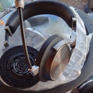 Corsair Sleek Black Over-Ear Headphones